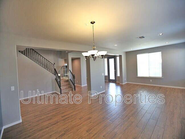 Building Photo - 14482 W La Reata Ave