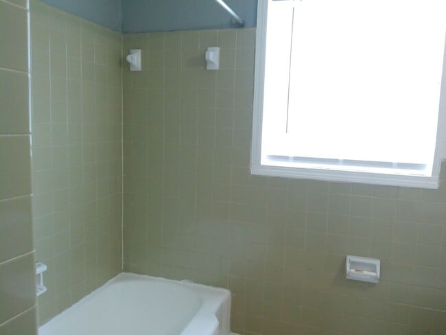 Building Photo - 4330 Spring St