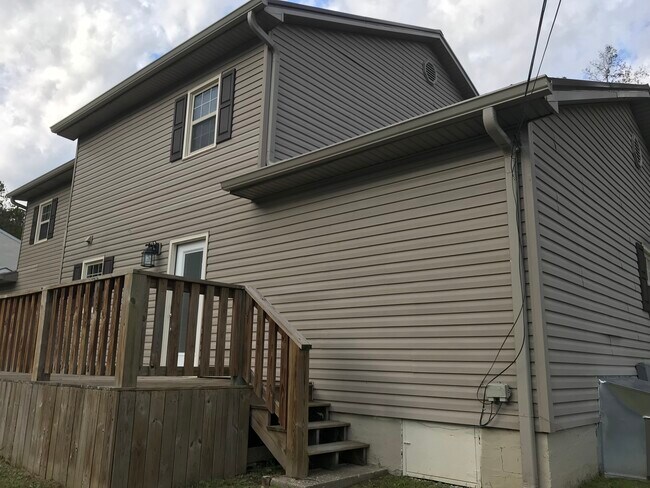 Building Photo - 131 Richmond Hill Dr