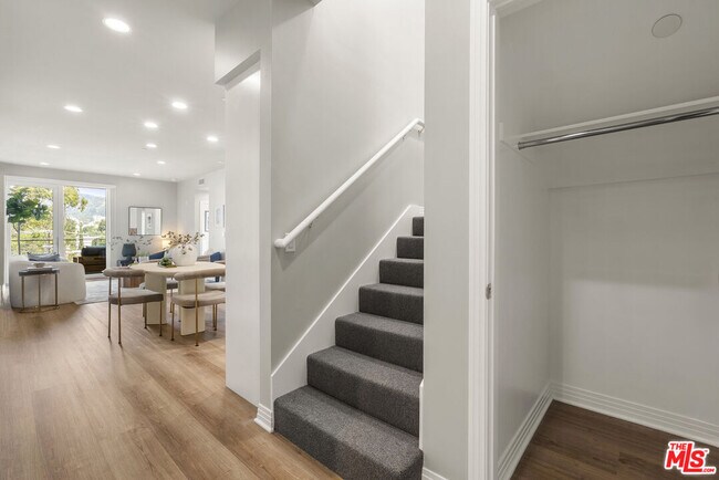 Building Photo - 7428 Santa Monica Blvd