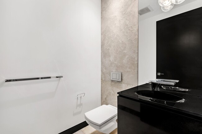 Building Photo - 157 W 57th St