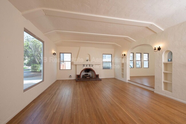 Building Photo - 1260 Ridgeley Dr