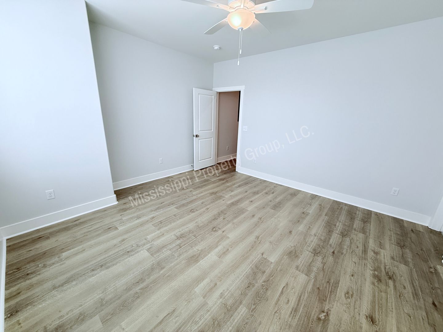 Building Photo - 615 Miramar Ln