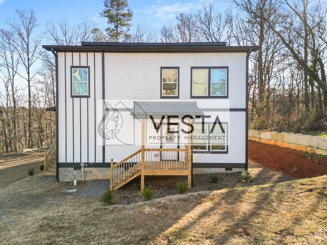 Building Photo - 510 Deaverview Rd