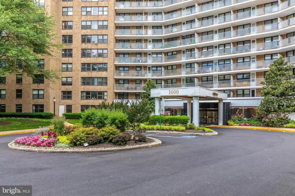 Building Photo - 1600 Hagys Ford Rd N