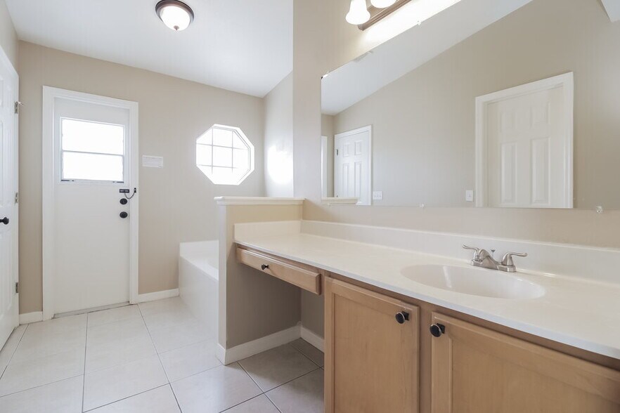 Building Photo - 438 Grand Royal Cir
