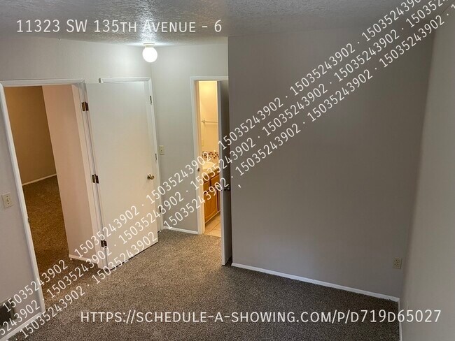 Building Photo - 11323 SW 135th Ave