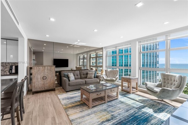 Building Photo - 5055 Collins Ave