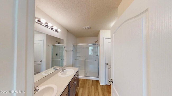 Building Photo - 2385 Oak Stream Dr