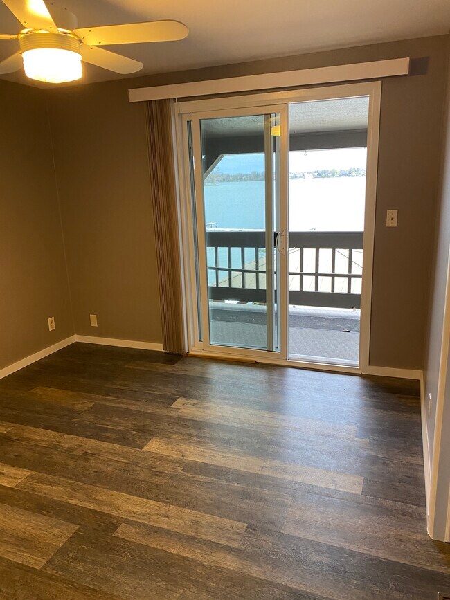 Building Photo - 3599 Orchard Lake Rd