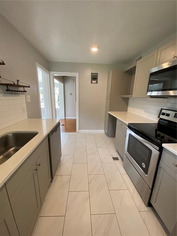 Building Photo - 1044 N Bumby Ave