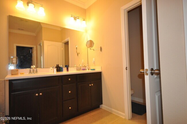 Building Photo - 16120 Blossom Lake Dr