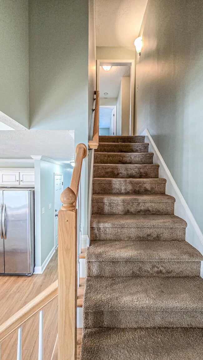 Building Photo - 831 Landing Dr