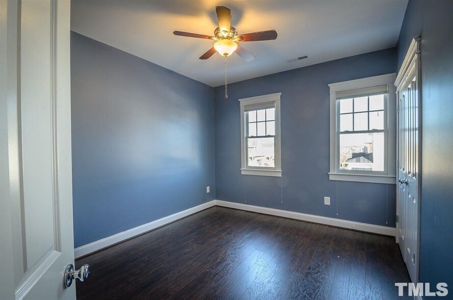 Building Photo - 202 Frontgate Dr