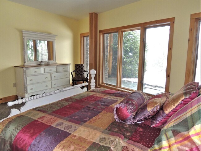 Building Photo - 438 Doodletown Rd