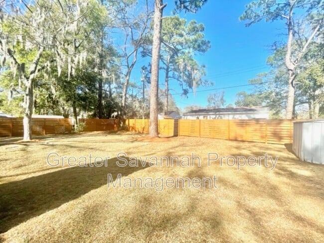 Building Photo - 2114 E 62nd St