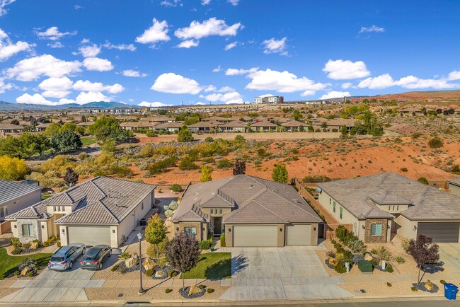 Building Photo - Beautiful 4-BR Home with 3-Car Garage in W...