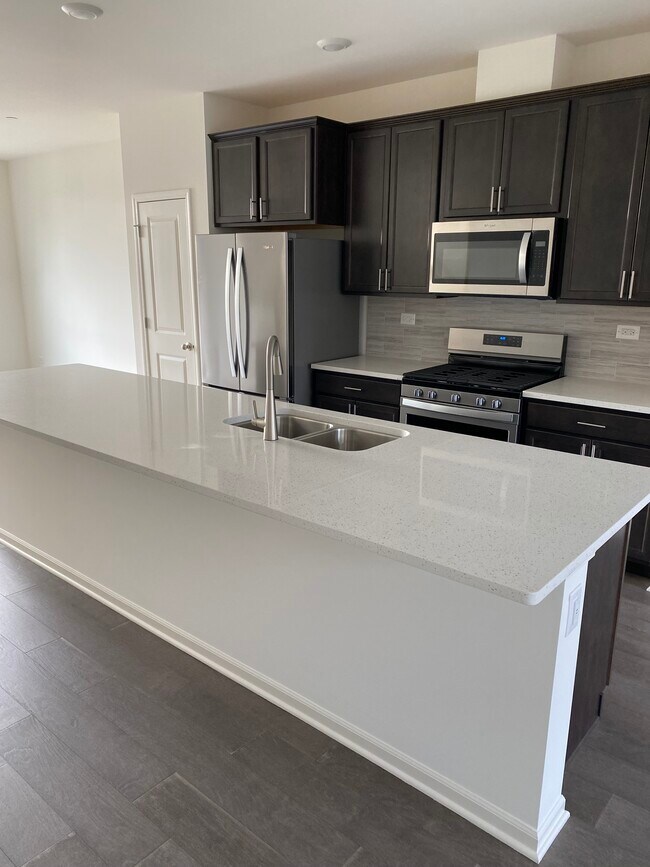 Building Photo - 1300 Catalina Ct