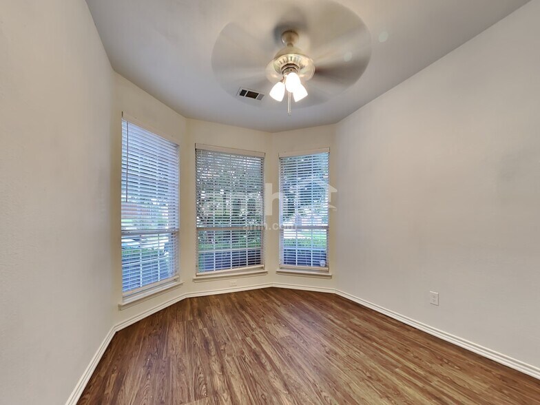 Building Photo - 3817 Old Richwood Ln