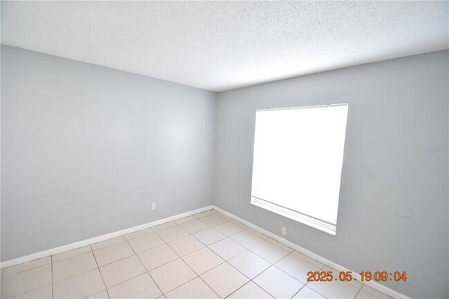Building Photo - 2207 Irene St