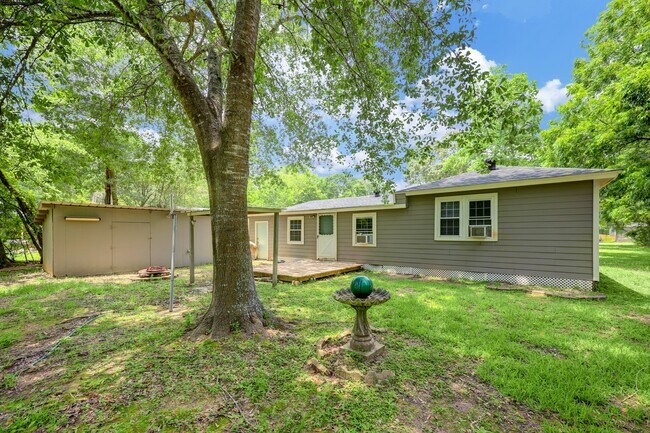 Building Photo - 9193 Lucille Ln