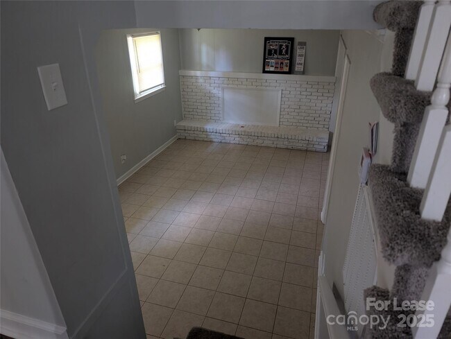 Building Photo - 5713 Barrington Dr