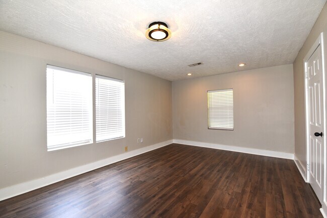 Building Photo - 1713 Ordway St