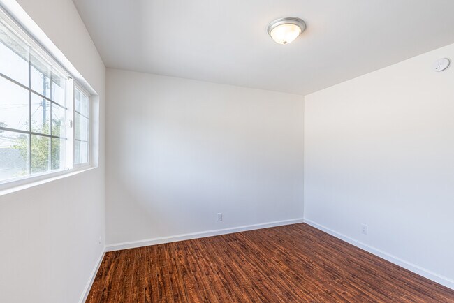 Building Photo - 8645 Hervey St