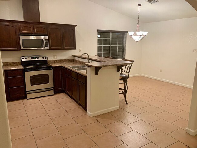 Building Photo - San Luis AZ Home with Large Fenced Lot - 4 Bedroom 2 Bath