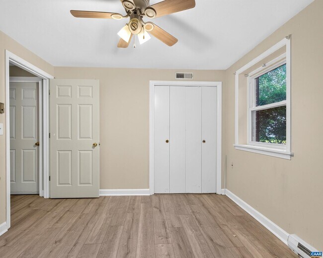 Building Photo - 308 Eastbrook Dr