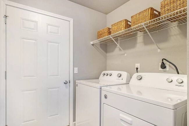 Building Photo - Wonderful Newer Condo for Lease