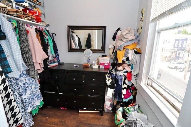 Building Photo - 19 Graham St