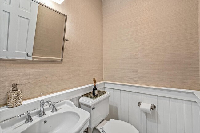 Building Photo - 9 Wyngate Pl