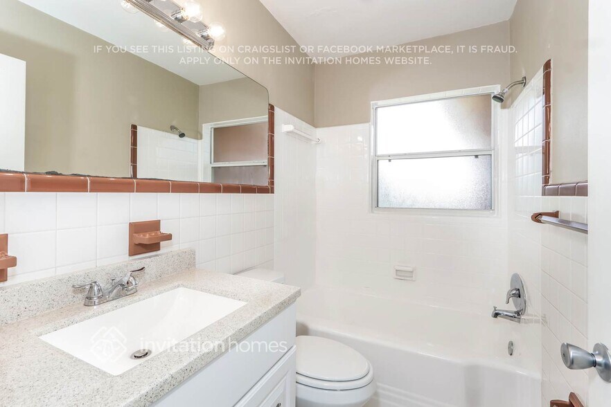 Building Photo - 1520 Price Cir