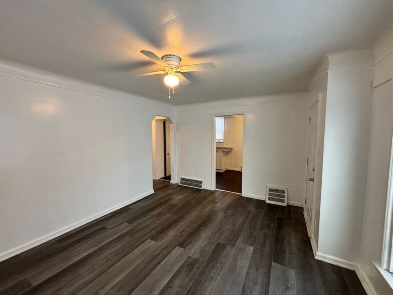 Building Photo - 20059 Bloom St