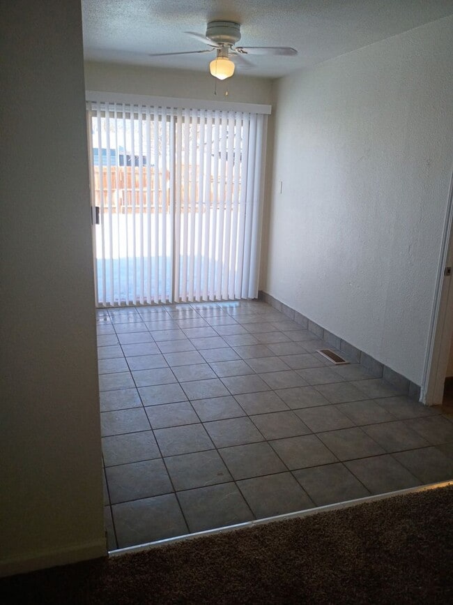 Building Photo - 3225 Lucerne Way