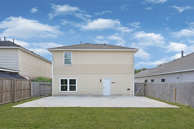 Building Photo - 19762 Swan Valley Dr