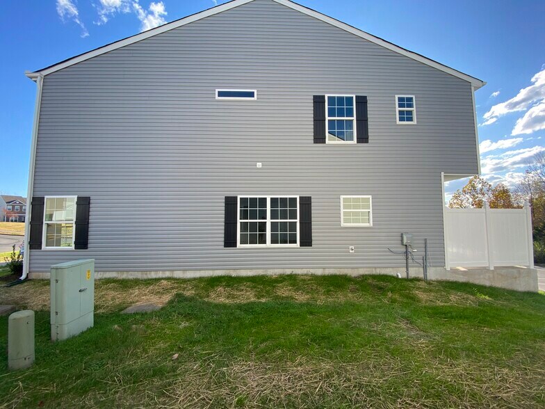 Side of Townhome - 5497 Cedar Ash Crossing