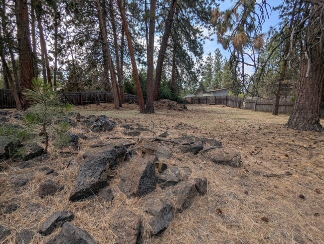 Building Photo - 60865 Jasmine Pl