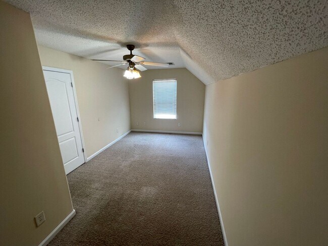 Building Photo - BRIDGEWATER HOME! PRE-LEASING FOR AUGUST 1 2026! 1/2 Off Deposit for a limited time!