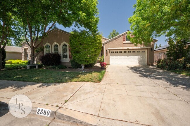 Primary Photo - Charming 4BR/2BA Home in the Heart of Clov...