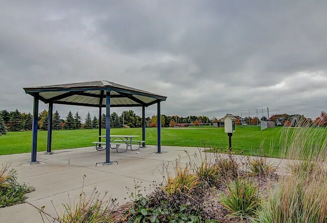 Building Photo - 3582 White Pine Way