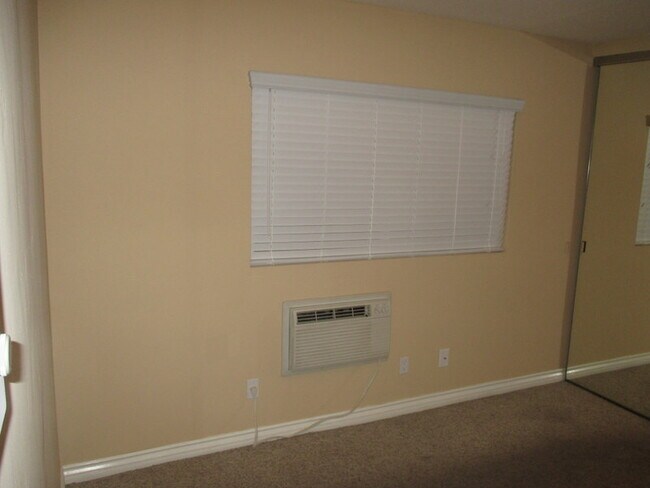 Building Photo - TEMECULA ST- BEAUTIFUL CONDO W/ VIEWS, IN-UNIT W/D, TILE FLOORING