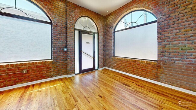 Building Photo - 436 Graham Ave