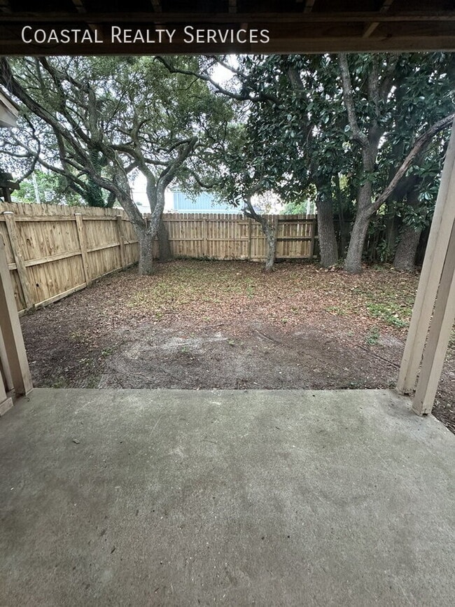 Building Photo - 122 Scottwood Dr SE