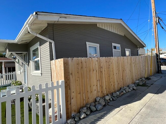 Building Photo - 3574 Meade Ave