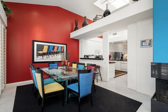 Building Photo - 75395 Riviera Dr