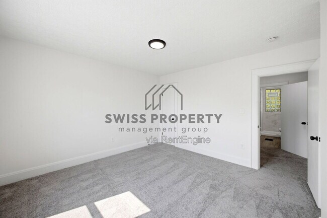 Building Photo - 977 Miller Ave