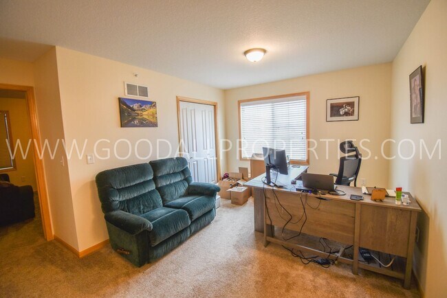 Building Photo - 2 Bedroom 2.5 Bathroom In West Des Moines with 2 car garage attached