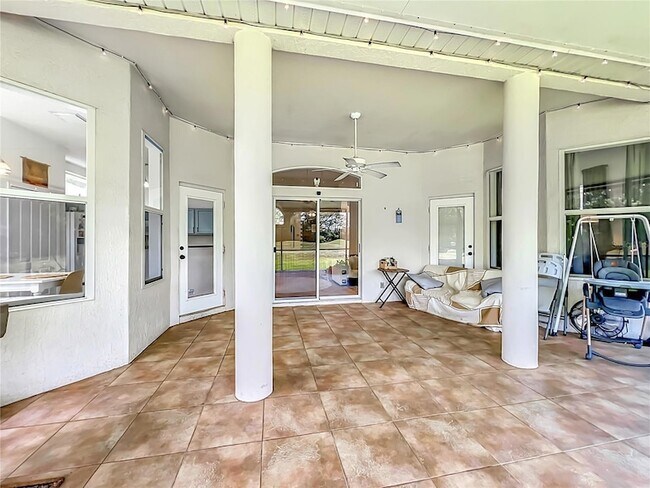 Building Photo - 2125 Emerald Green Cir